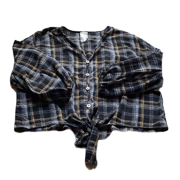 Blu Pepper Black Plaid Button Down Shirt with Tie Waist Size Medium EUC Autumn - Picture 1 of 10